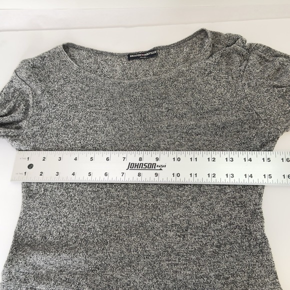 Brandy Melville Top Gray Cropped Long Sleeve Crew Neck - Picture 8 of 12